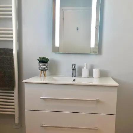Angel Apartment *