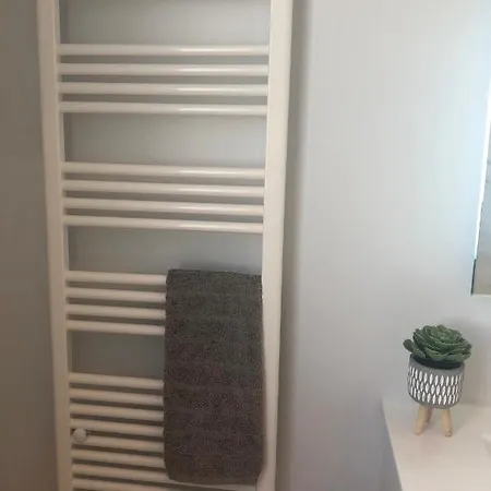 Apartment Angel