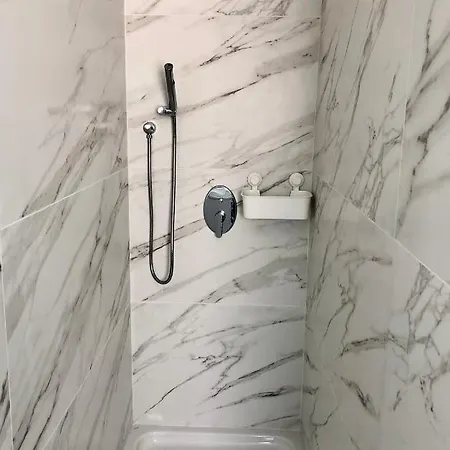 Apartment Angel *